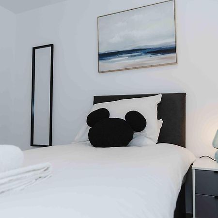 Stunning Luxury Stay By Vichy Кингстън ъпон Хъл Екстериор снимка