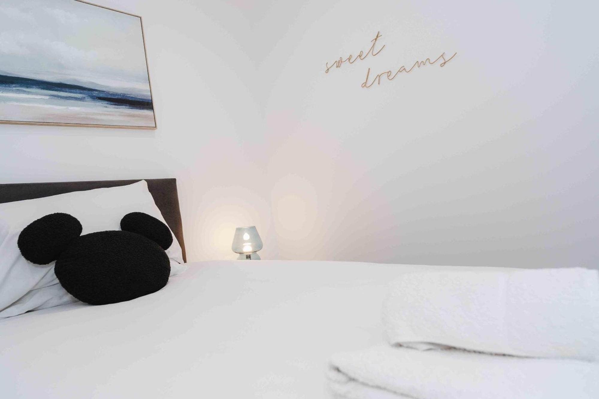 Stunning Luxury Stay By Vichy Кингстън ъпон Хъл Екстериор снимка